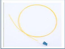 Chế độ đơn Pigtail sợi quang Simplex SC APC với các loại đầu nối khác nhau có sẵn